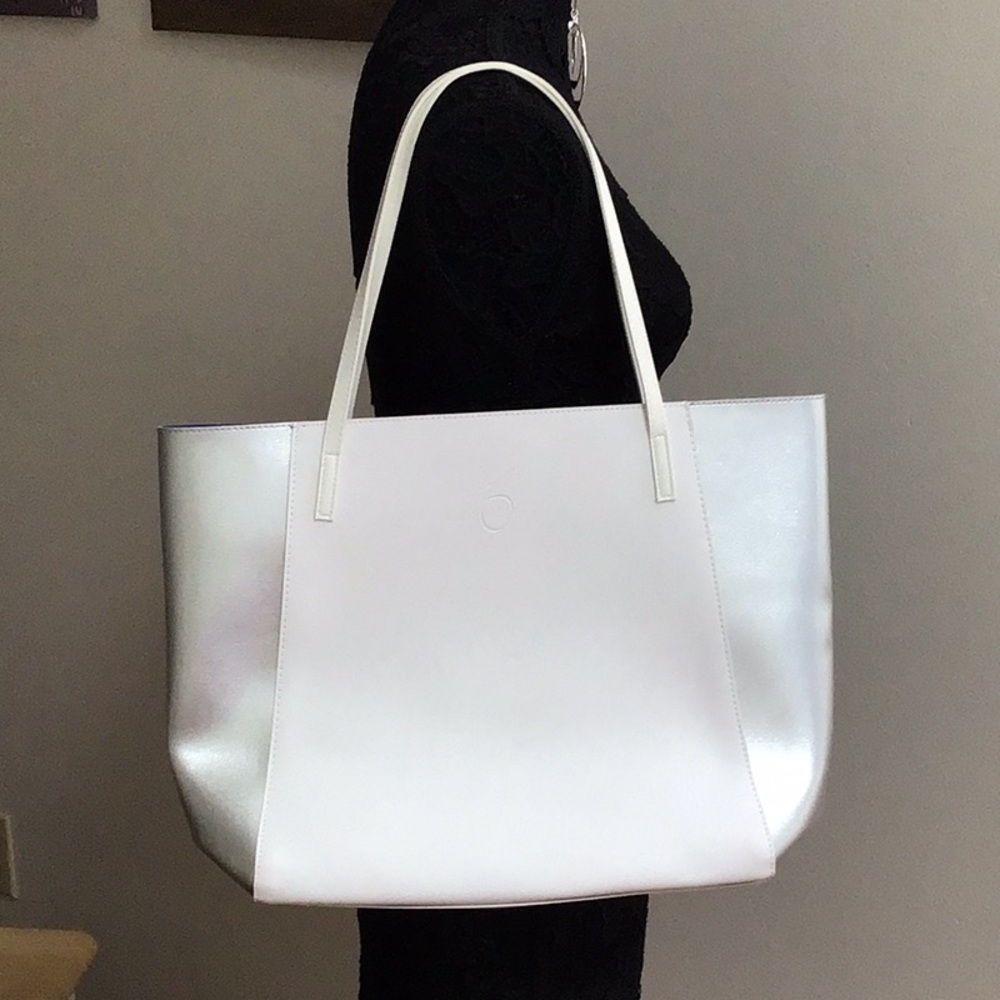 Obagi large tote bag white silver, blue new etc